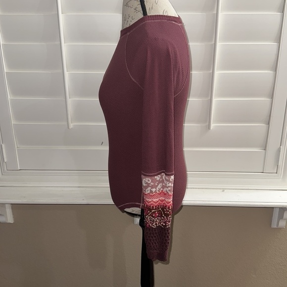 FREE PEOPLE Thermal In The Mix Cuff Top in Rio Vino - Picture 8 of 15